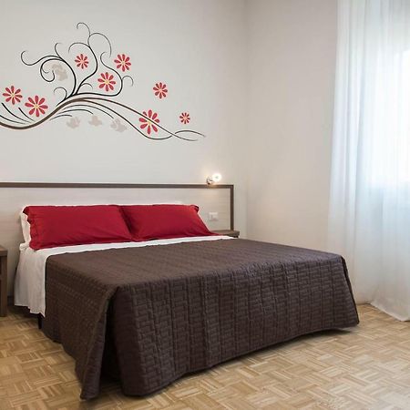 Bed and Breakfast A Due Passi Dal Cielo Jesi Esterno foto