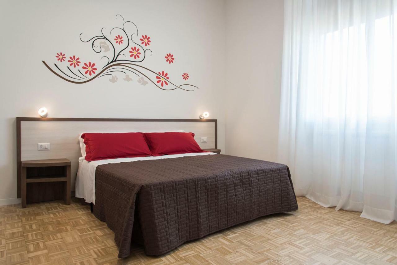 Bed and Breakfast A Due Passi Dal Cielo Jesi Esterno foto