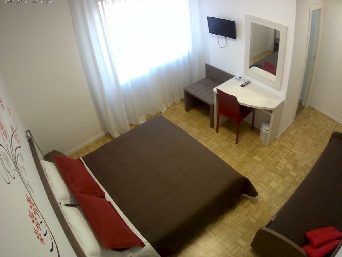 Bed and Breakfast A Due Passi Dal Cielo Jesi Esterno foto